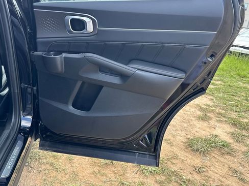 New 2025 Kia Sorento SX FWD image 16