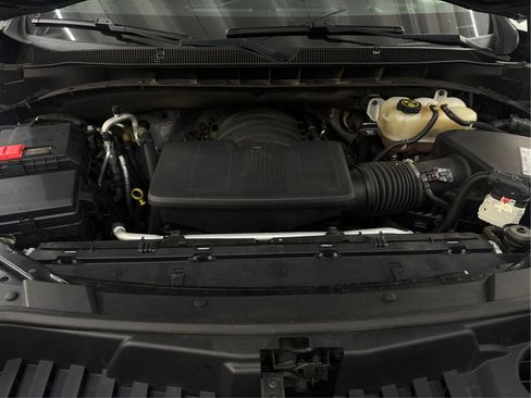 Used 2021 Chevrolet Suburban LT AWD/4WD image 30