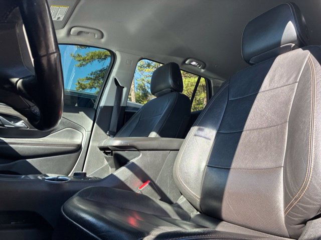 Used 2021 GMC Terrain SLT FWD image 3