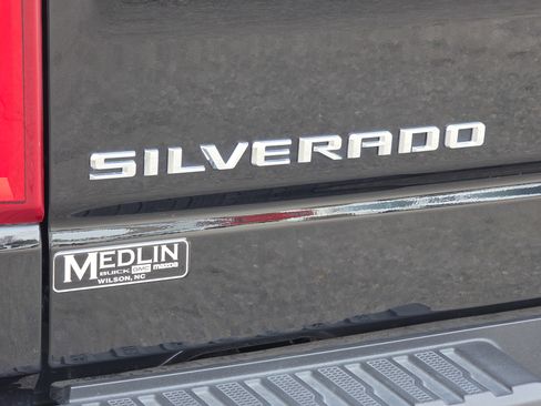 Used 2022 Chevrolet Silverado 1500 High Country w/ Technology Package image 46