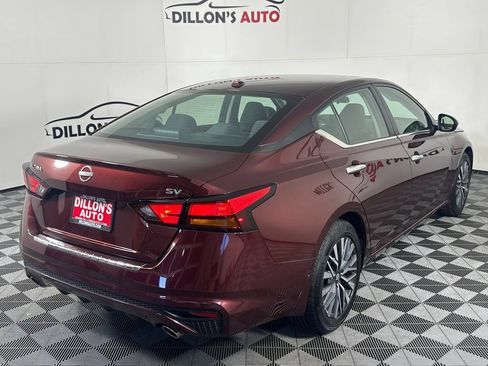 Used 2023 Nissan Altima 2.5 SV w/ SV Premium Package FWD image 7