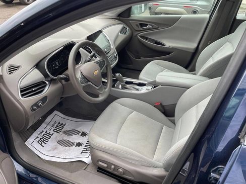 Used 2020 Chevrolet Malibu LT image 33