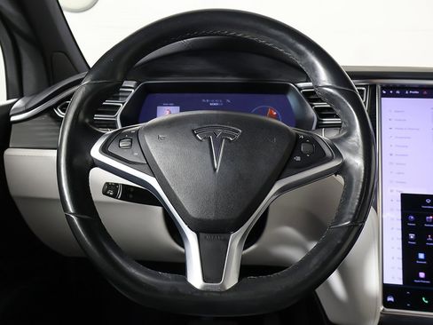 Used 2017 Tesla Model X 100D image 38