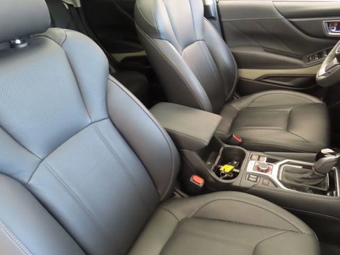 Used 2023 Subaru Forester Limited image 28