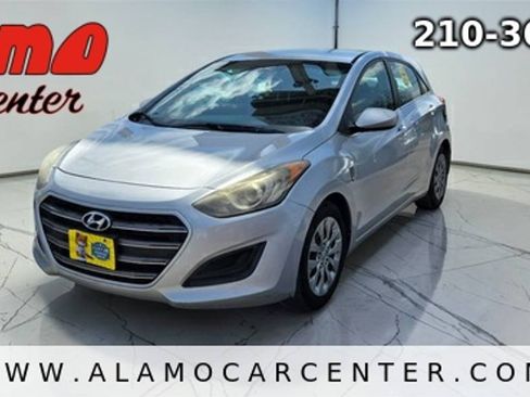Used 2016 Hyundai Elantra GT FWD image 1