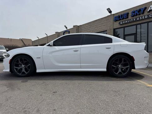 Used 2017 Dodge Charger R/T w/ Driver Confidence Group image 8