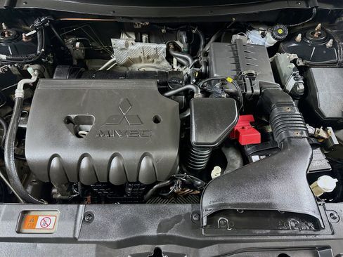 Used 2014 Mitsubishi Outlander ES FWD image 27