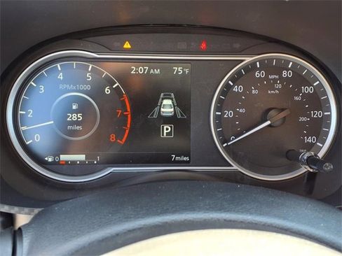 New 2025 Nissan Versa SR w/ Trunk Package image 18