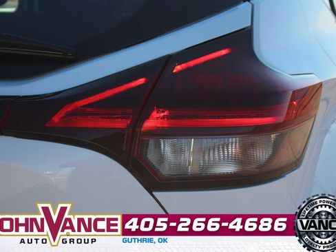 Used 2022 Nissan Kicks SV image 11