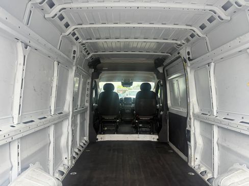 Used 2024 RAM ProMaster 2500 FWD image 24