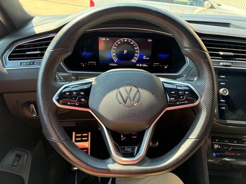 Used 2022 Volkswagen Tiguan SE R-Line image 20