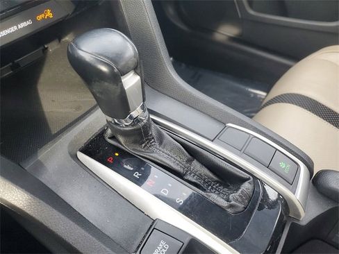 Used 2020 Honda Civic Touring image 31