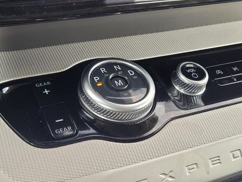 Used 2025 Ford Expedition Active RWD image 28