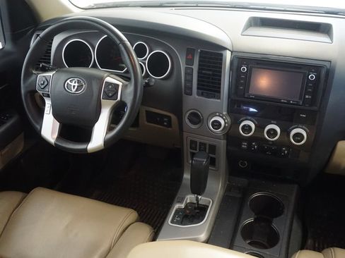 Used 2017 Toyota Sequoia SR5 w/ Premium Package AWD/4WD image 27