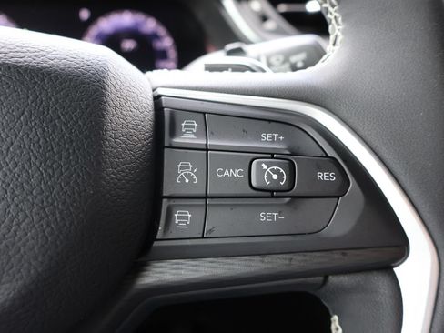 Used 2023 Jeep Grand Cherokee Altitude AWD/4WD image 28