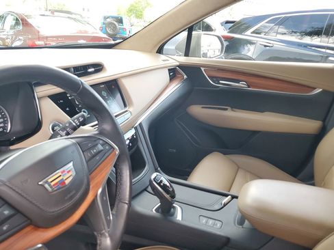 Used 2019 Cadillac XT5 Platinum AWD/4WD image 23
