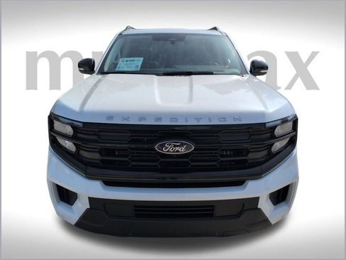 New 2025 Ford Expedition Max Active image 13