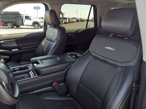 Used 2025 Ford Expedition Max Platinum AWD/4WD image 14