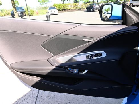 Used 2021 Chevrolet Corvette Stingray Coupe w/ Chrome Exterior Badge Package RWD image 29
