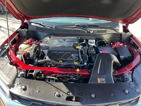 Used 2025 Chevrolet Trax LT image 33