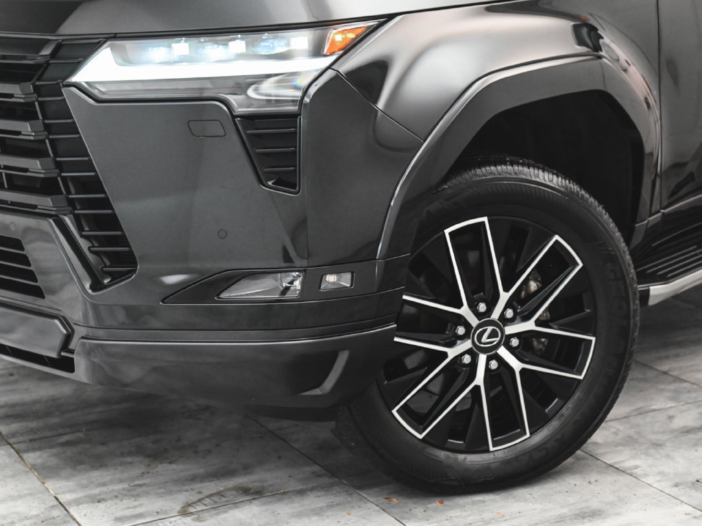 Used 2024 Lexus GX 550 w/ Accessory Package (31) AWD/4WD image 38