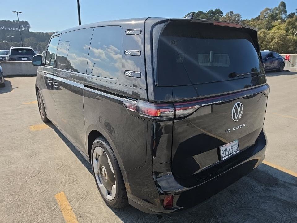 Used 2025 Volkswagen ID. Buzz Pro S RWD image 3