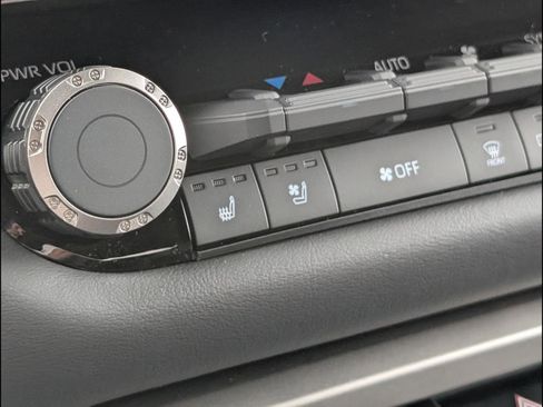 New 2026 Toyota Tundra Platinum AWD/4WD image 15