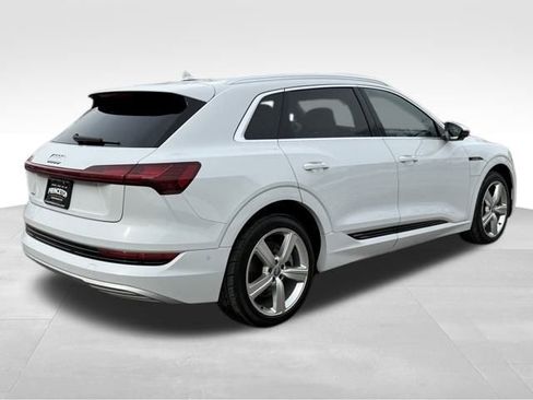Used 2019 Audi e-tron Premium Plus image 7