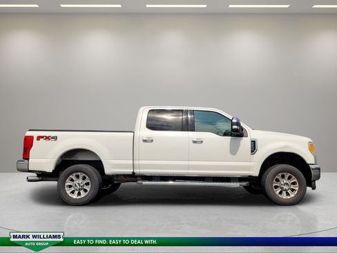 Used 2017 Ford F250 XLT w/ XLT Premium Package AWD/4WD image 2