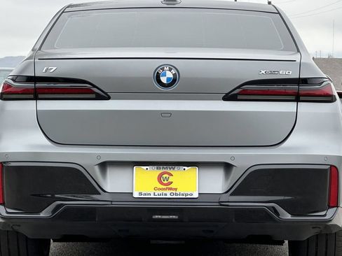 Used 2023 BMW i7 xDrive60 AWD/4WD image 4