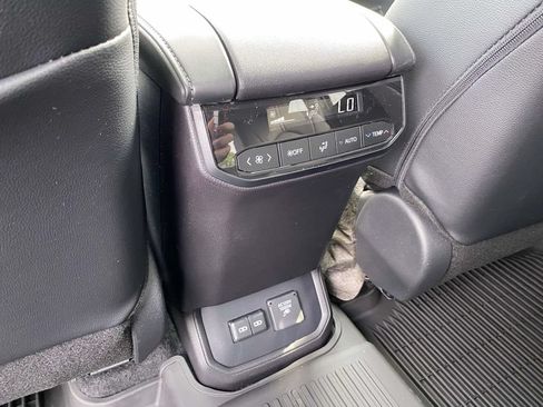 New 2026 Toyota Highlander Limited AWD/4WD image 9