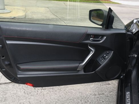 Used 2013 Scion FR-S RWD image 9