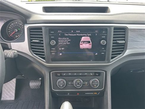 Used 2021 Volkswagen Atlas Cross Sport SE w/ Panoramic Sunroof Package image 24