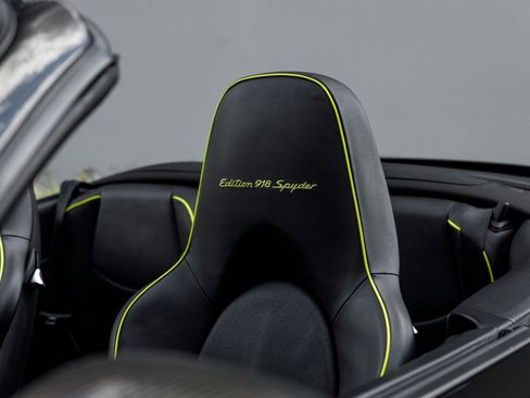 Used 2012 Porsche 911 Turbo S AWD/4WD image 51