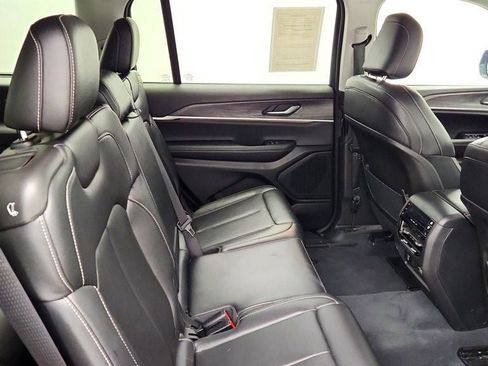 Used 2023 Jeep Grand Cherokee L Limited AWD/4WD image 22