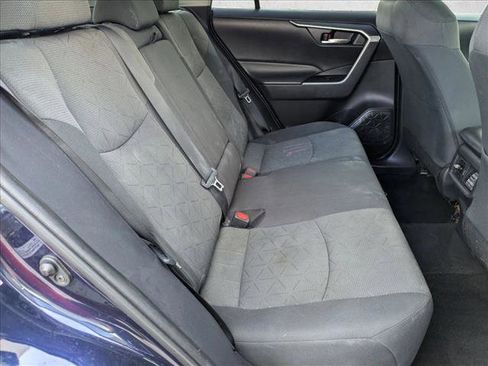 Used 2021 Toyota RAV4 XLE image 19
