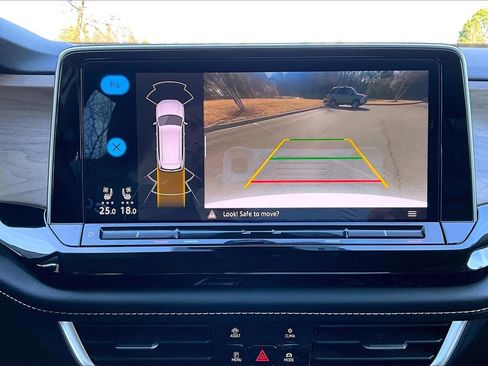 Used 2024 Volkswagen Atlas SE image 13