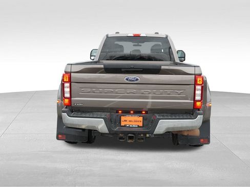 Certified 2022 Ford F350 XLT image 6