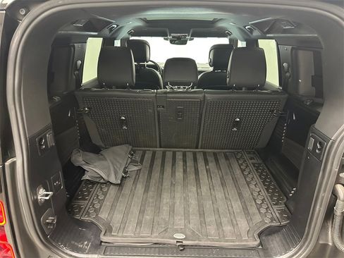 Used 2023 Land Rover Defender 110 X-Dynamic SE image 23