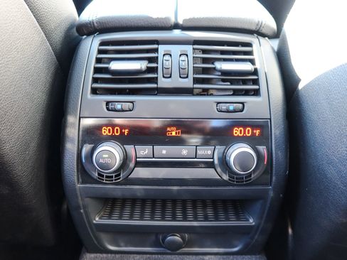 Used 2012 BMW 550i xDrive Sedan image 20