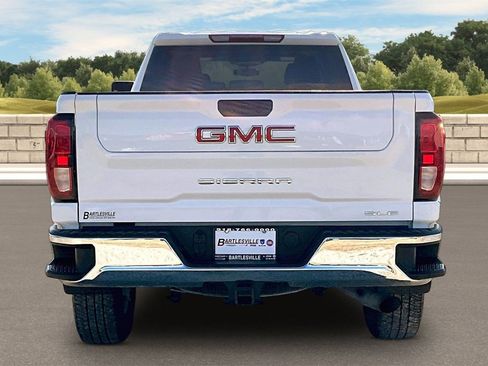 Used 2024 GMC Sierra 2500 SLE w/ SLE Convenience Package image 4