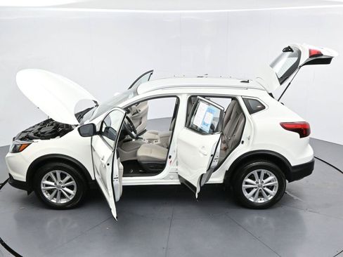 Used 2017 Nissan Rogue Sport SV FWD image 40