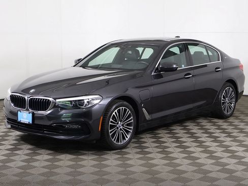 Used 2018 BMW 530e xDrive AWD/4WD image 10