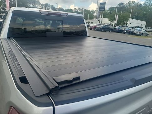 Used 2022 Chevrolet Silverado 1500 LTZ image 9