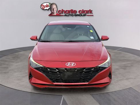 Used 2023 Hyundai Elantra SEL w/ Convenience Package image 9