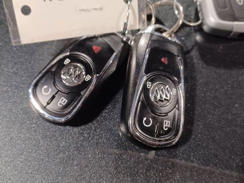 Used 2017 Buick Encore Essence image 10