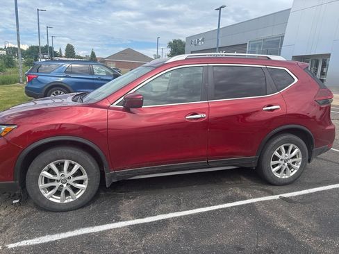 Used 2018 Nissan Rogue SV AWD/4WD image 3