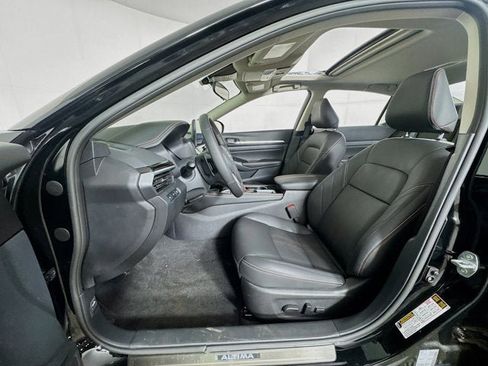 New 2025 Nissan Altima 2.5 SR w/ SR Premium Package image 16