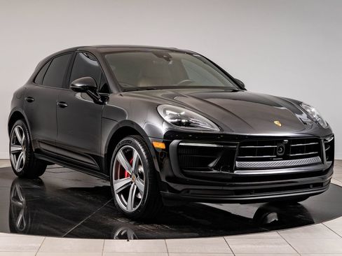 Certified 2023 Porsche Macan S AWD/4WD image 10