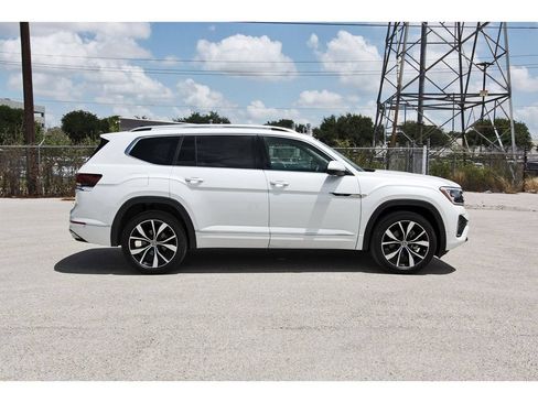 Used 2024 Volkswagen Atlas SEL Premium R-Line AWD/4WD image 2